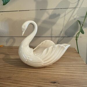 Lenox Cream Porcelain Swan Figurine trinket dish